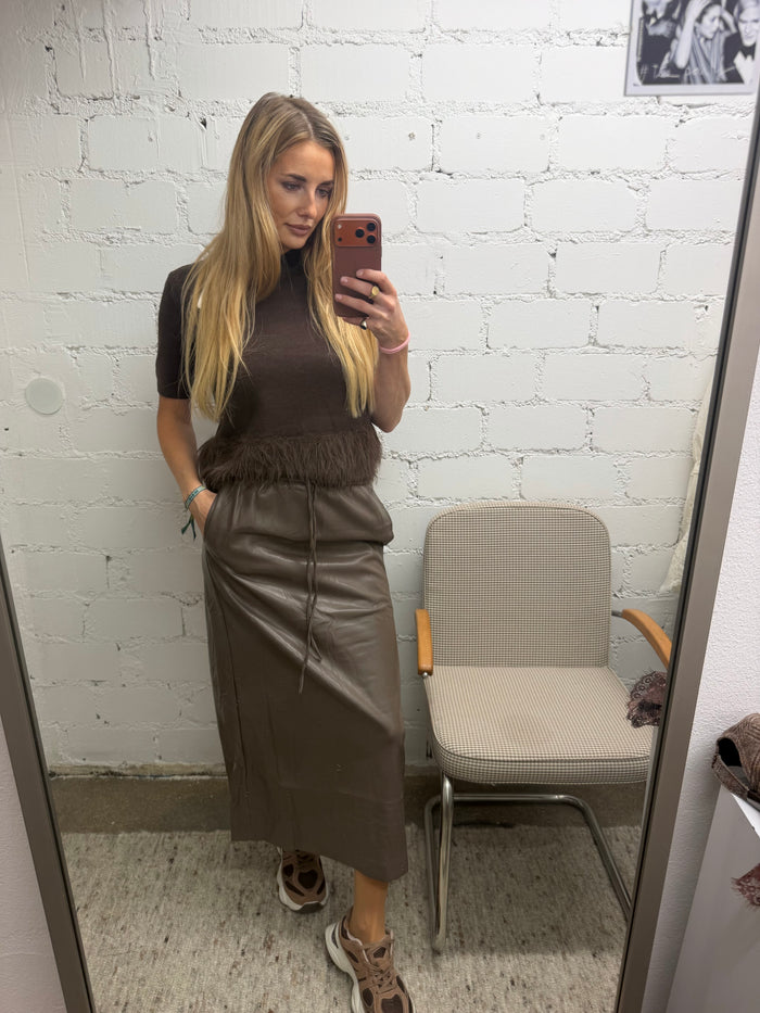 Rock aus veganem Leder in schwarz oder Taupe 🤎